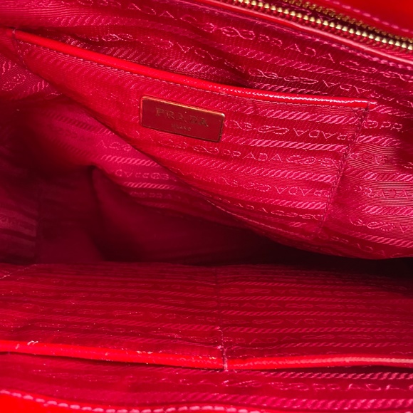 prada saffiano handbag - Picture 6 of 9